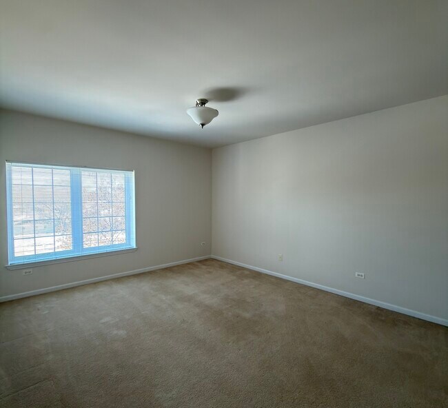 Building Photo - 3501 Wellington Ct