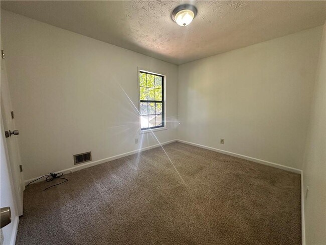 Building Photo - 330 Homestead Cir NW