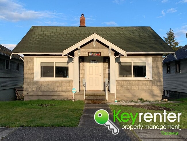 Building Photo - Centrally Located 3Bed/1.5Bath Tacoma Home!