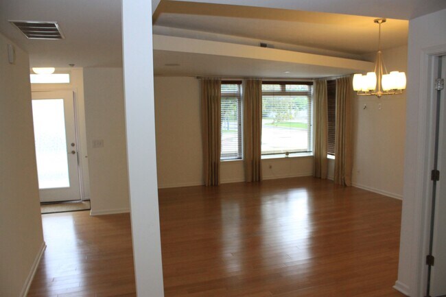 Building Photo - Located in the Detroit-Shoreway Area