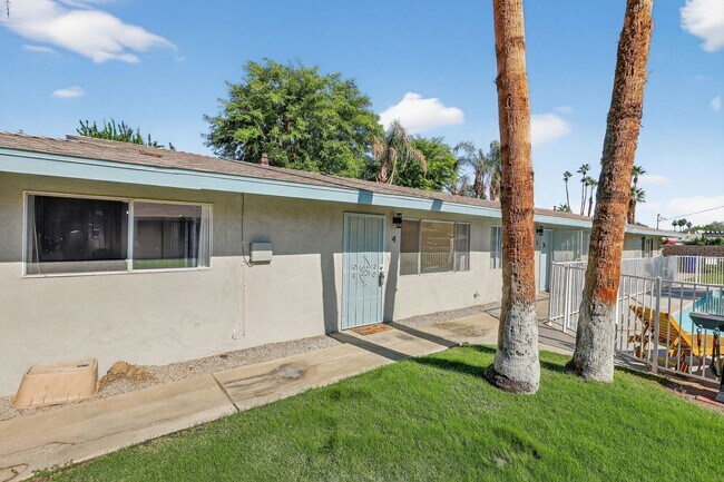 Building Photo - 44440 Acacia Dr