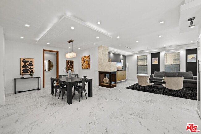 Building Photo - 355 S Sycamore Ave