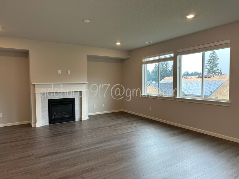 Great Room - 37539 Sockeye St