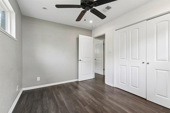 Building Photo - 4523 Avenue H