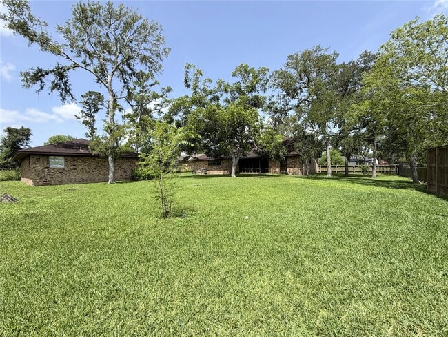 Building Photo - 2603 Brom-Bones Dr