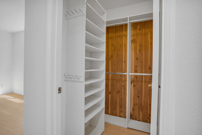 cedar lined closet - 1976 Waltonia Dr