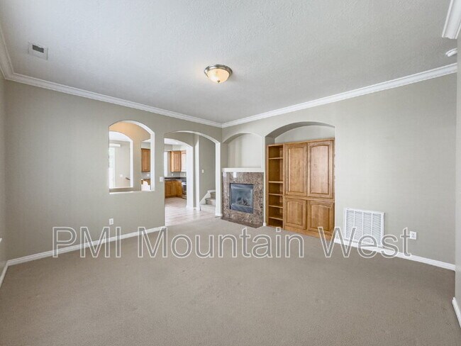 Building Photo - 948 Chelsea Ln