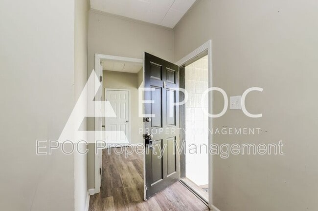 Building Photo - 402 S Flanner St
