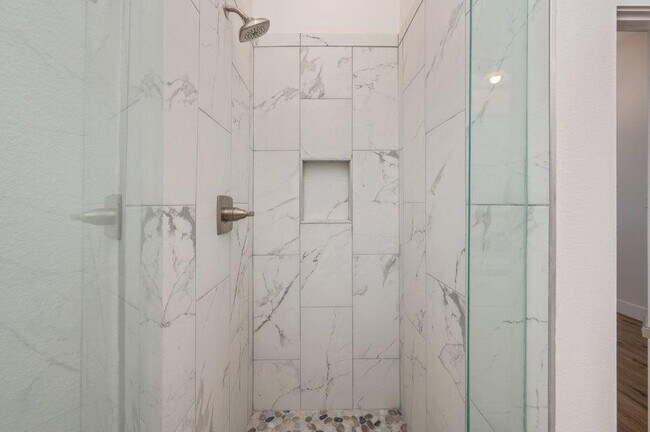 Building Photo - 508 Hideaway Ln