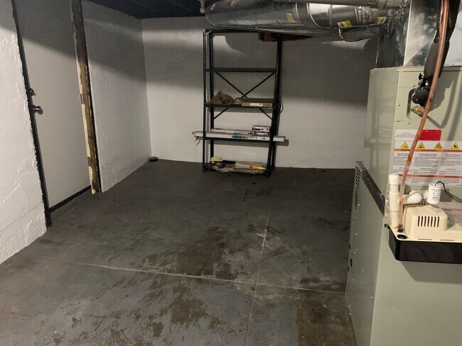Building Photo - Beautiful 2 Bedroom 1 Bath, Newly Updated!