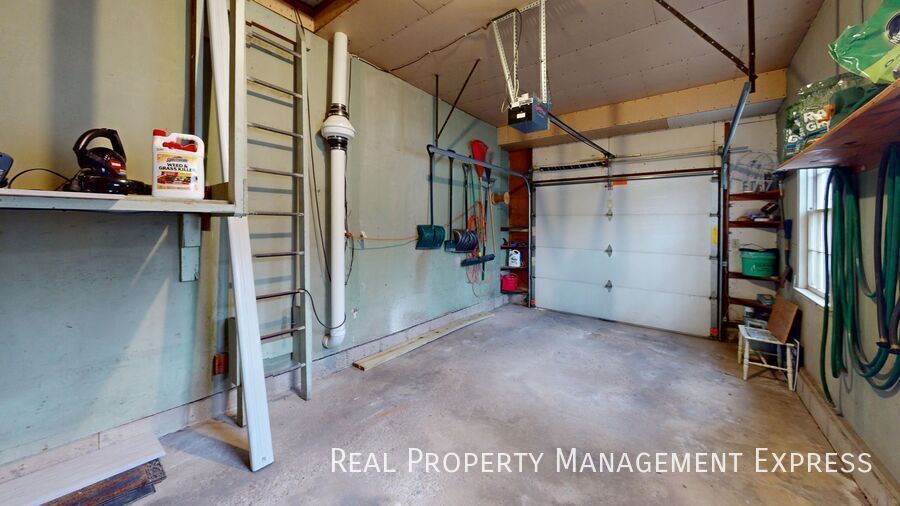 Building Photo - 4 Bedroom, 2 Bathroom Home for Rent in Sioux Falls