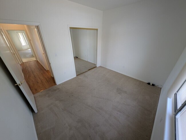Building Photo - 2829 Vista Butte Dr