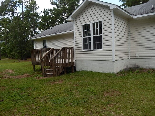 Building Photo - HALF OFF FIRST FULL MONTHS RENT!