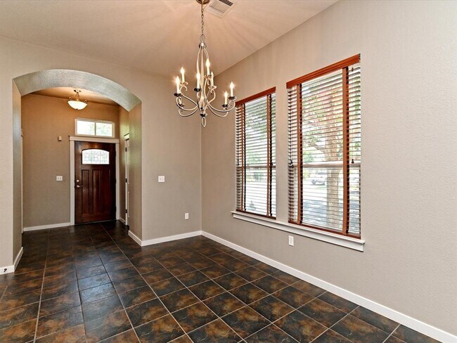 Building Photo - 2061 Zach Scott St