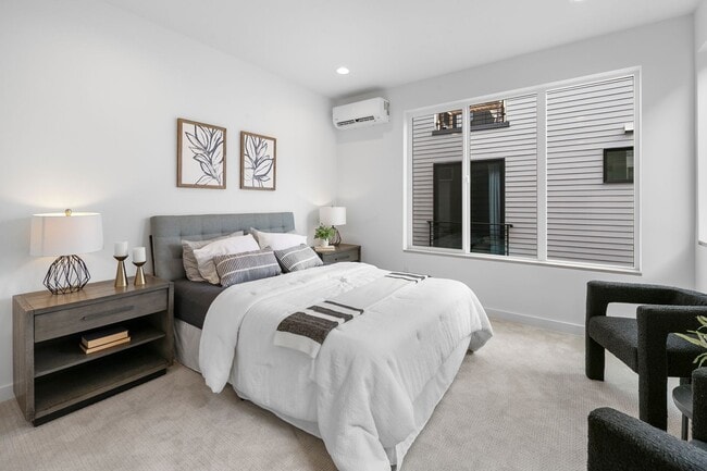 Building Photo - New Luxury Townhome in Seattle 3bed/2bath ...