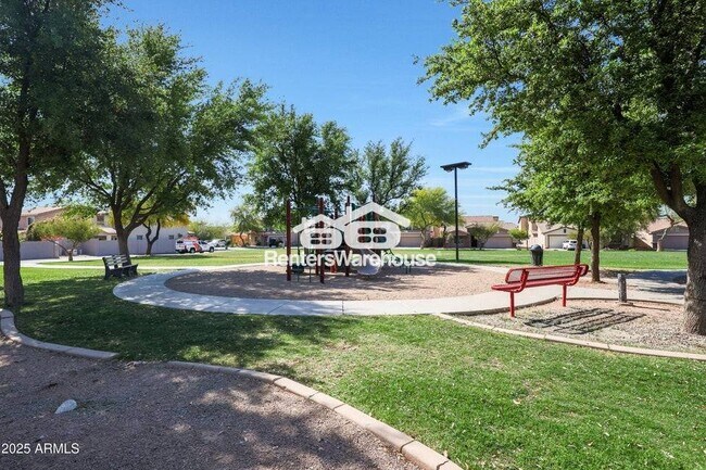 Building Photo - 2256 E Pima Ave