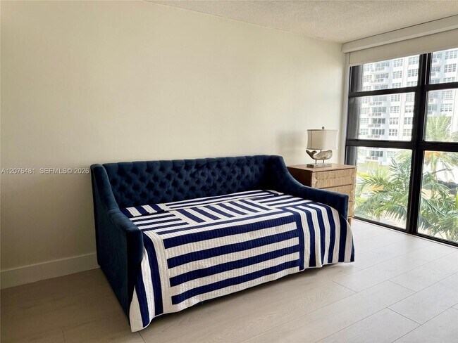 Building Photo - 5757 Collins Ave