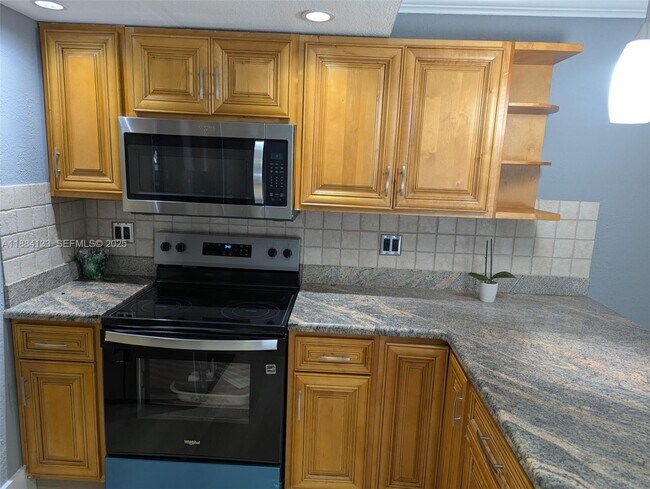 Building Photo - 13700 SW 62nd St