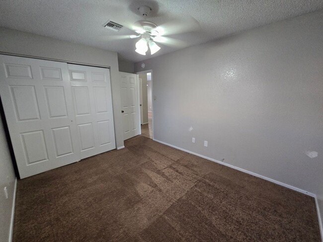 Building Photo - **Spacious 3-Bedroom Condo for Lease – Pri...