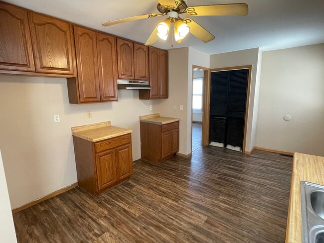 Building Photo - 1019 Grove St