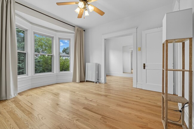 Building Photo - Historic 5-bedroom Home in Squirrel Hill