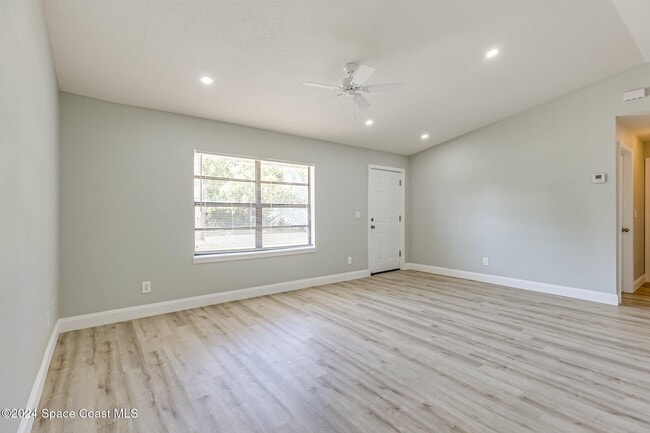 Building Photo - 861 Furth Rd NW
