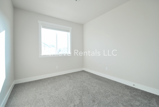 Building Photo - 4111 S 2800 W