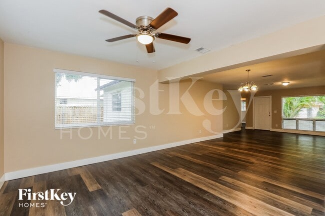 Building Photo - 231 SW 71st Terrace