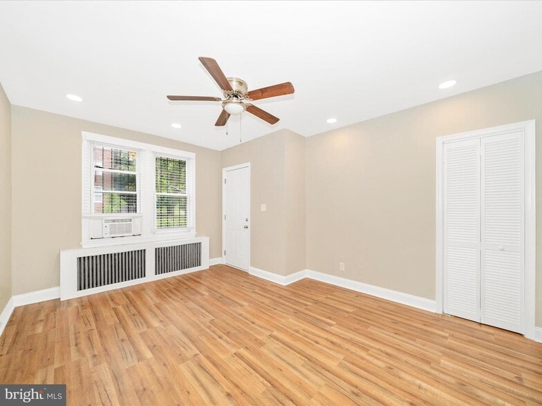 Living room - 4215 Dix St NE