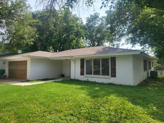 Building Photo - 127 N 30th St