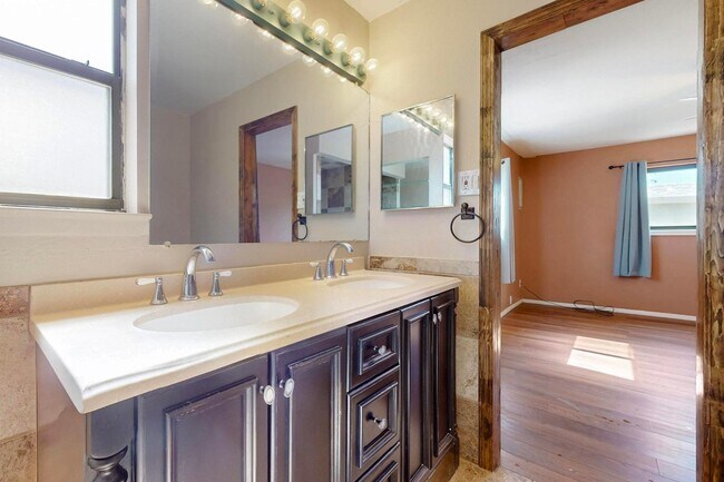 Building Photo - 4112 Cherrydale Ct NW