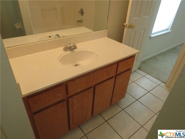 Building Photo - 3907 Hitchrock Dr