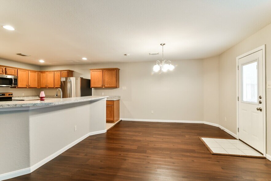Building Photo - 11118 Opatrny Meadows Ln
