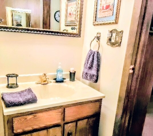 Building Photo - 892 N State Rd 149