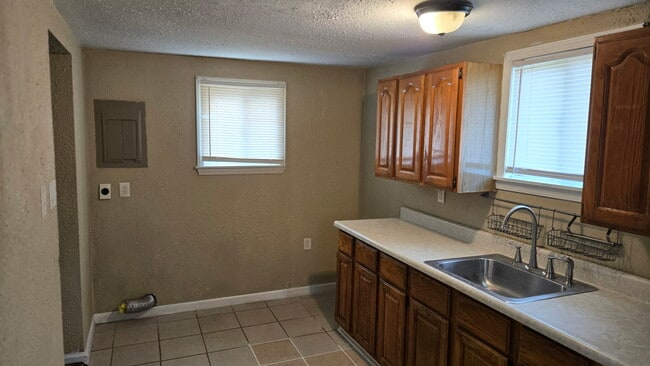 Building Photo - 5304 Woodward St