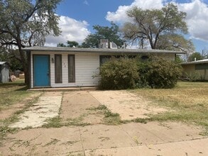 Building Photo - Cozy City Cottage – 2-Bed, 1-Bath Retreat