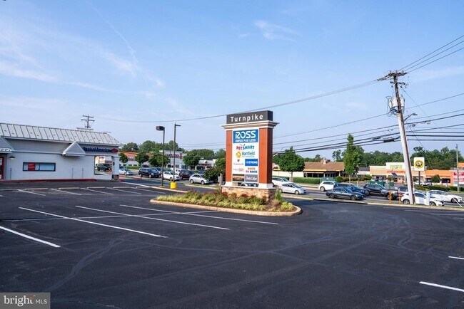 Building Photo - 9207 Hunting Pines Pl