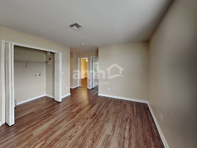 Building Photo - 13133 Lexington Summit Street