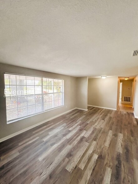 Building Photo - 8519 Sunbeam Ln