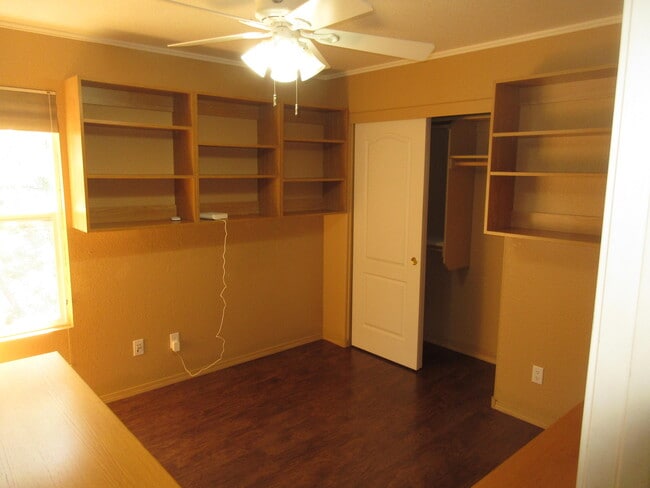 Building Photo - 7320 Desert Eagle Rd NE