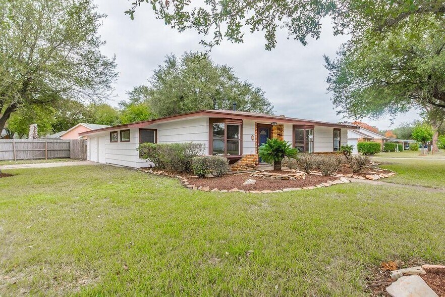Building Photo - 148 Seaside Ln