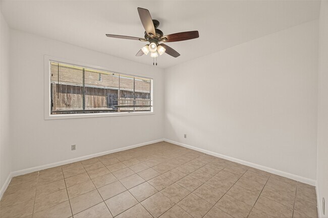 Building Photo - 6426 Mobud Dr