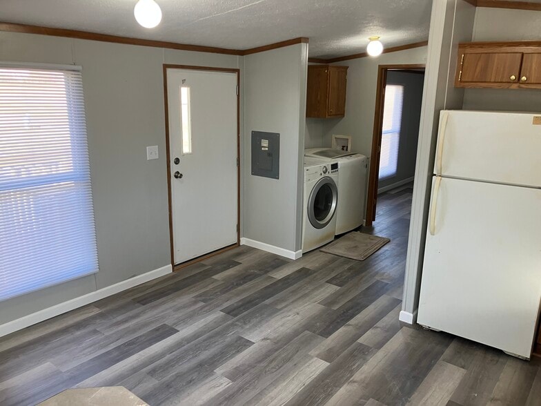 Building Photo - 200 N 28th St