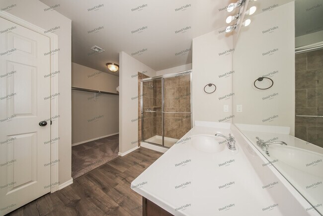 Building Photo - 2713 Crystal Pine Dr