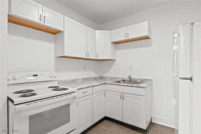 Building Photo - 13671 Euclid Ave