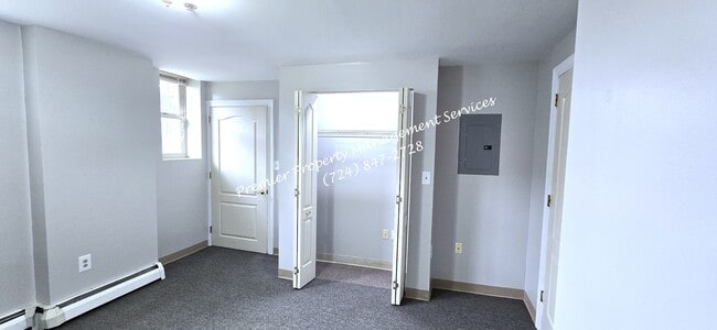 Building Photo - 314 E Lincoln Ave