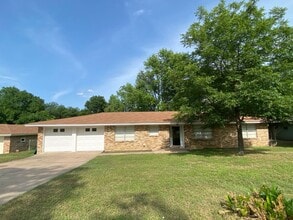Building Photo - 3 BEDROOM, BELTON ISD