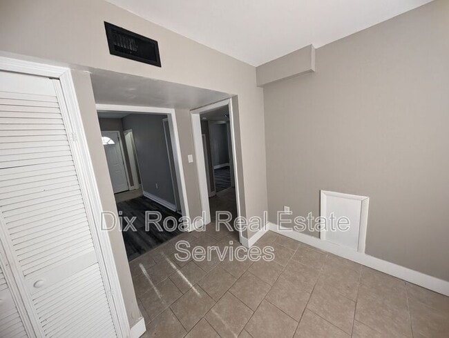 Building Photo - 1047 Lexington Ave