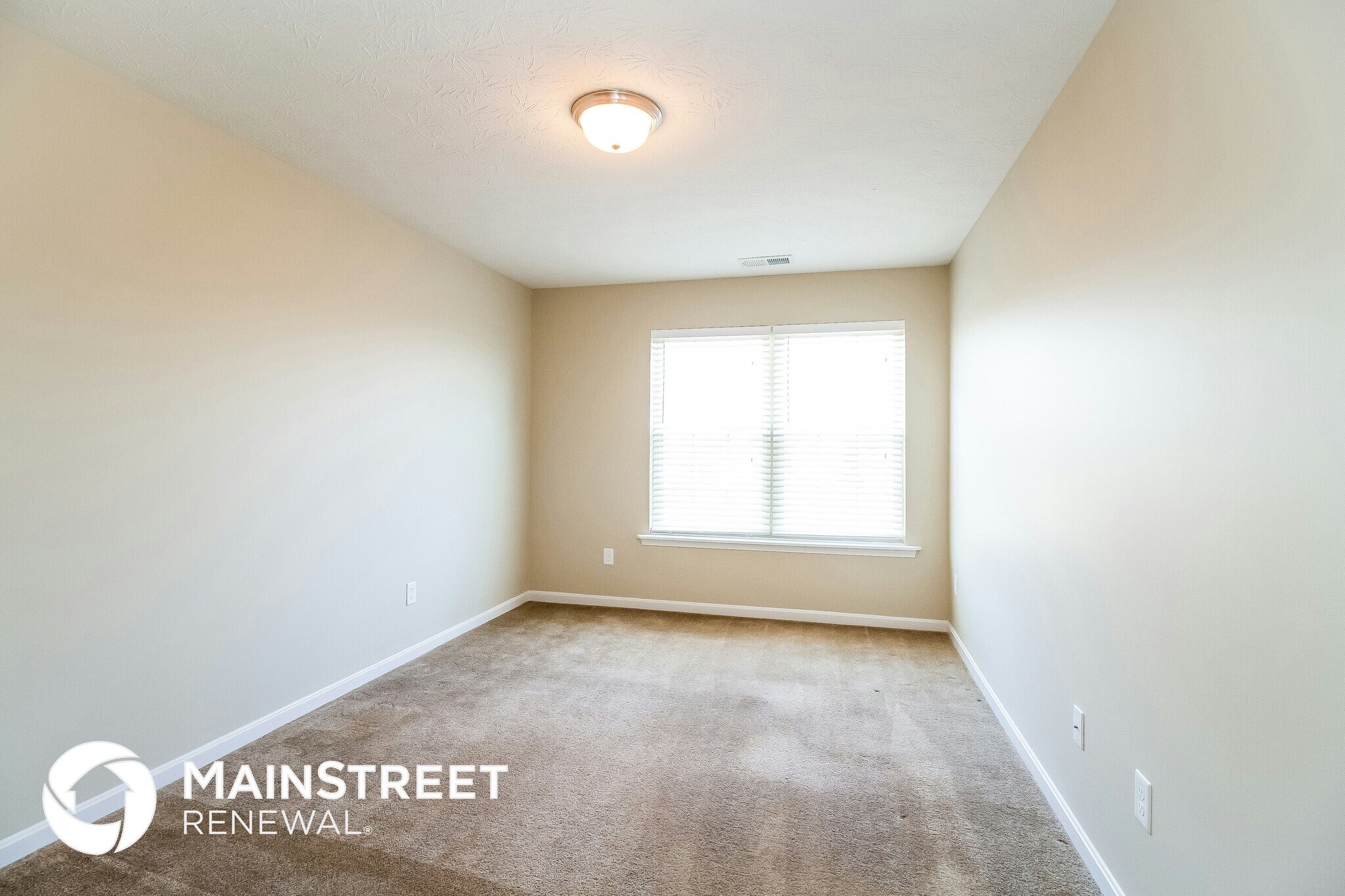 Building Photo - 10008 Crooked Oak Wy