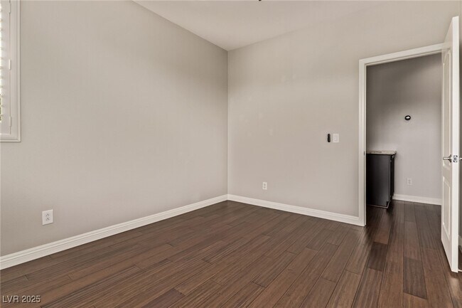 Building Photo - 10644 Mt Jefferson Ave